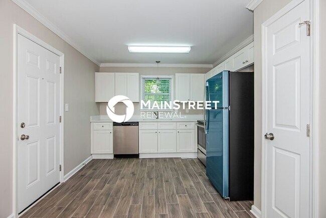 Building Photo - 3 Bedroom Pet-Friendly Home in Gastonia, NC with Main Street Renewal