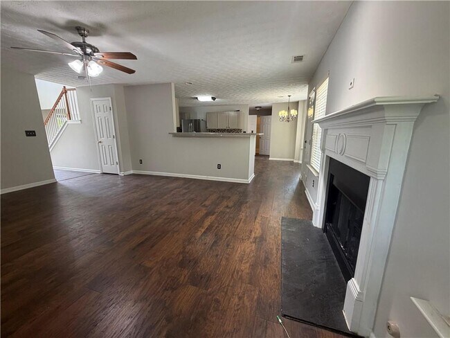 Building Photo - 3865 Crescent Walk Ln NE