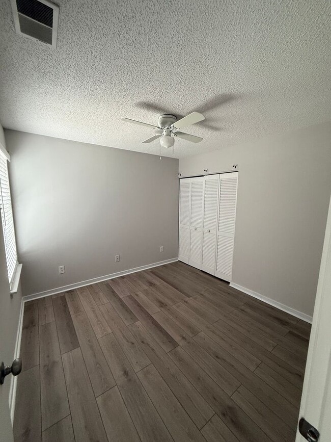 Building Photo - Central Mount Pleasant Ranch