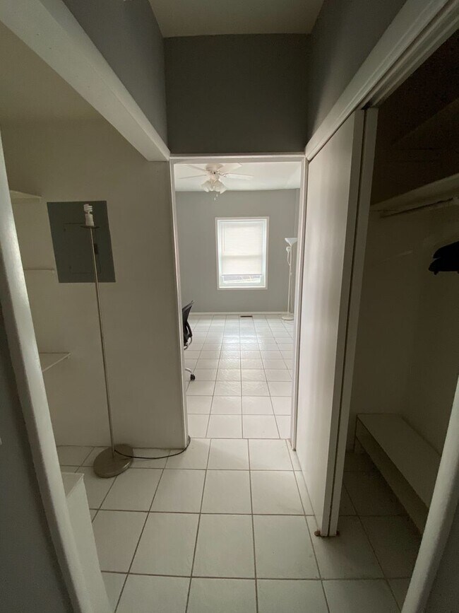 Building Photo - 5 Bed/3 Bath UC Rental Located on McMillan $750/pp ($3,875/mo)!