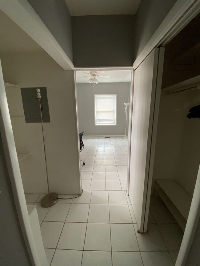 Building Photo - 5 Bed/3 Bath UC Rental Located on McMillan...