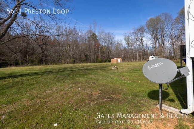 Building Photo - Roomy Home on Quiet Mebane Cul-de-Sac