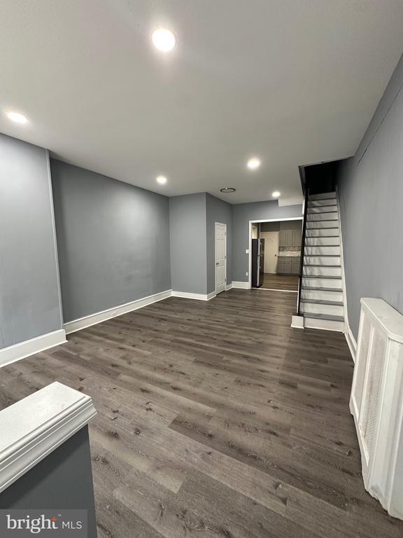 Primary Photo - 2006 N Etting St