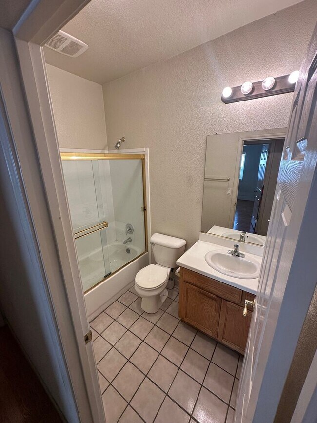 Building Photo - 3527 Griffith Dr