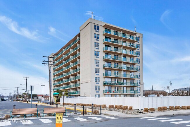 Building Photo - 480 Ocean Ave