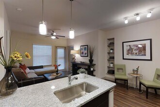 Building Photo - 8520 Madie Dr