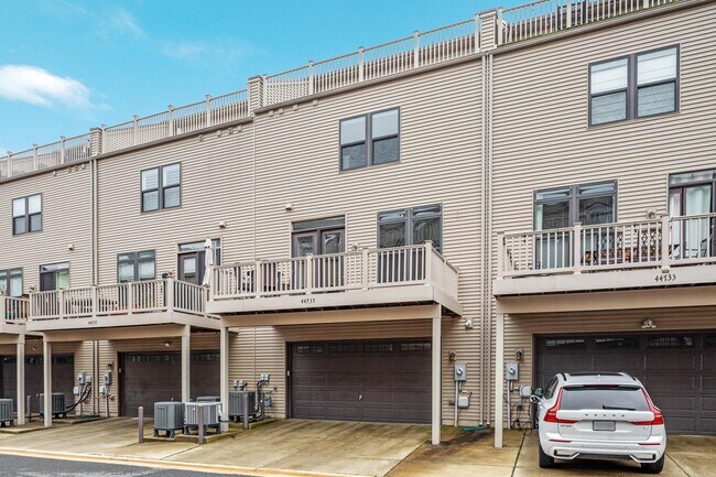 Building Photo - 44735 Medway Ter
