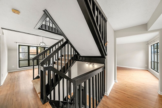 Building Photo - 670 Highland Ct