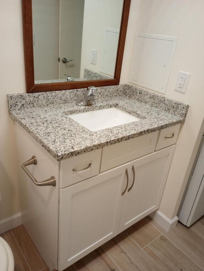 Building Photo - Rental in Stuart