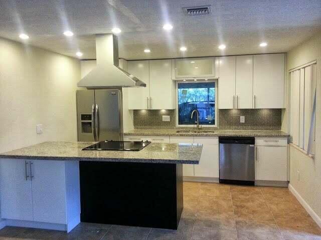 Primary Photo - 130 W Ocean Dr