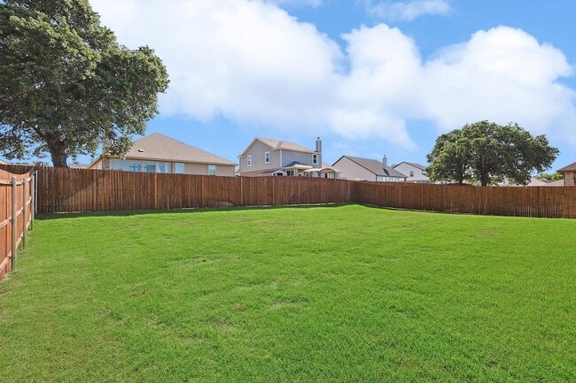 Building Photo - 808 Feather Edge Dr