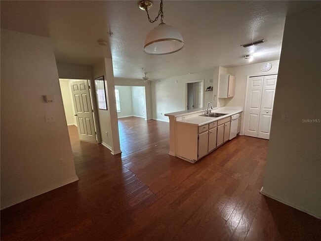 Building Photo - 5455 Vineland Rd