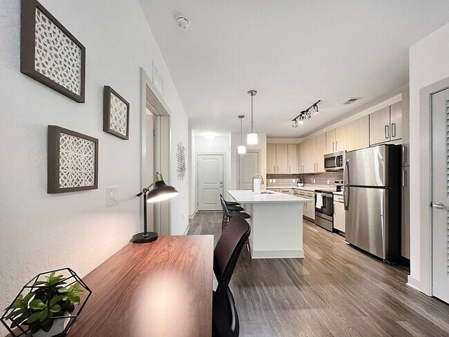 Building Photo - 2615 N Grady Ave