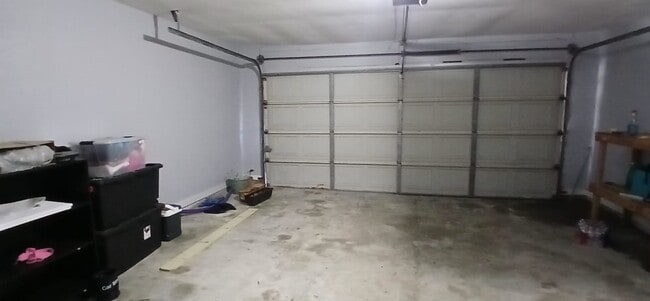 Building Photo - 2201 Timberline Dr
