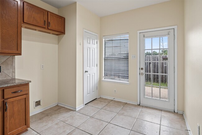 Building Photo - 9762 Wheaton Edge Ln