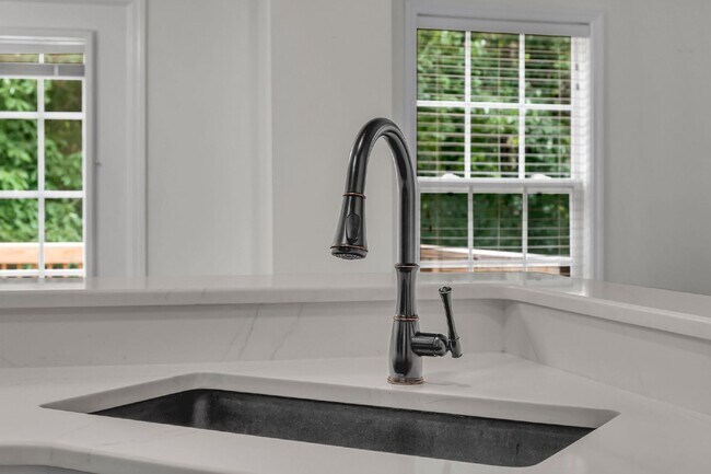 Building Photo - 2701 Hidden Ridge Ct