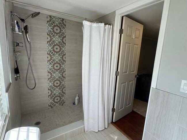 Building Photo - 703 Ulrich Rd