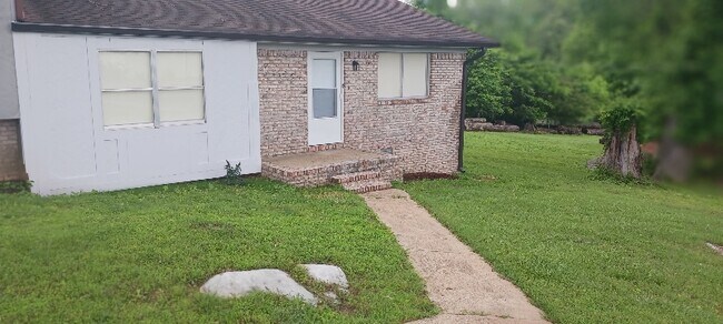 Building Photo - 10268 Pleasantview Dr