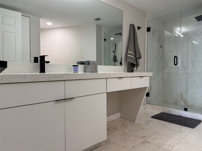 Building Photo - 3530 Mystic Pointe Dr