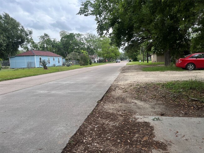 Building Photo - 2308 8th St