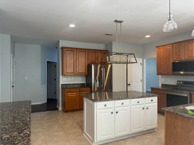 Building Photo - 800 Pinkney Pl