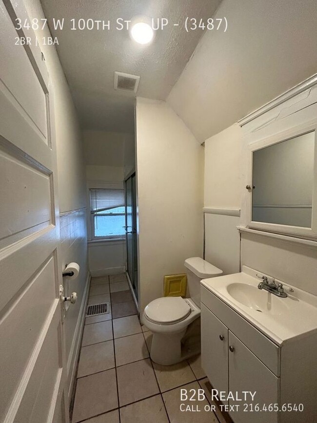 Building Photo - Spacious Two-Bedroom Unit in a Charming Mu...