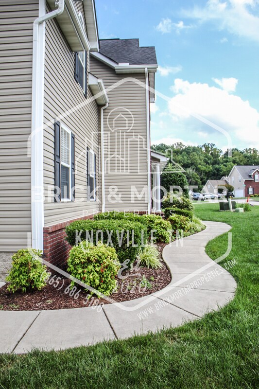 Building Photo - 5722 Rhyne Cove Ln