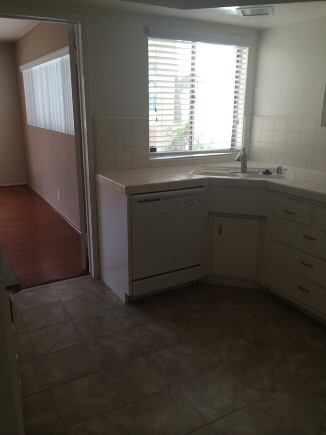 Building Photo - 4424 Cartwright Ave