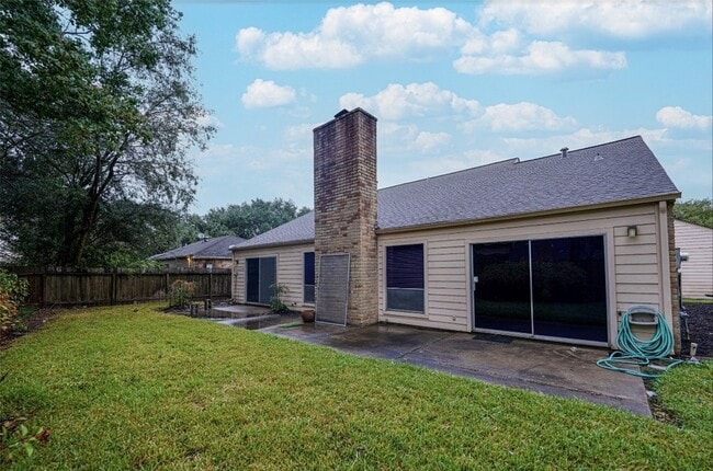 Building Photo - 2306 Wallingford Dr