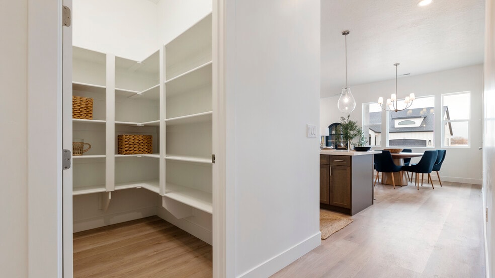 Walk in Pantry - 531 N Legend Way