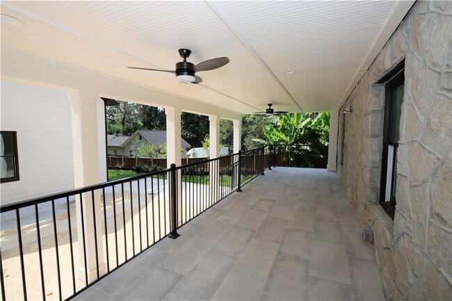 Building Photo - 957 Briarcliff Rd NE