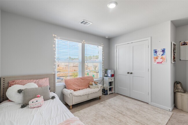 Building Photo - 123 Alset Dr