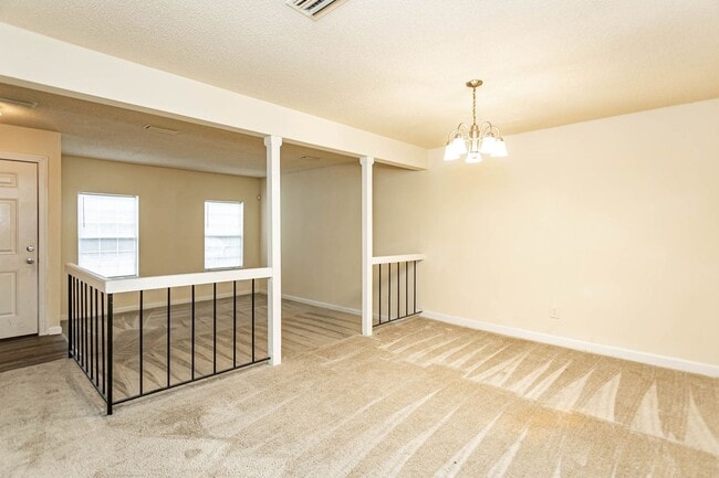 Building Photo - Don't miss the chance to call this Virginia Beach townhouse your home!