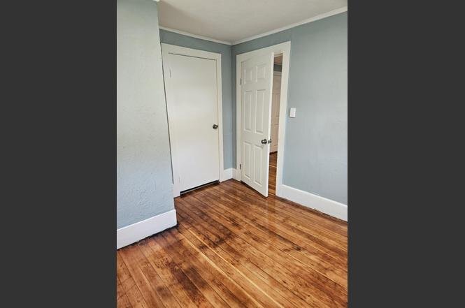 Building Photo - 4 Church St