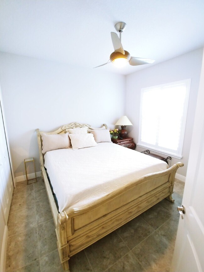 Building Photo - "Spacious 4 Bed, 3.5 Bath Rockledge Rental - Your Dream Home Awaits!"