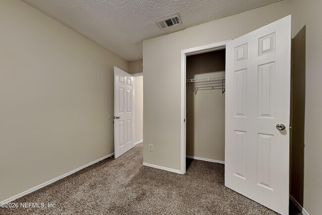 Building Photo - 11332 Island Shore Dr W