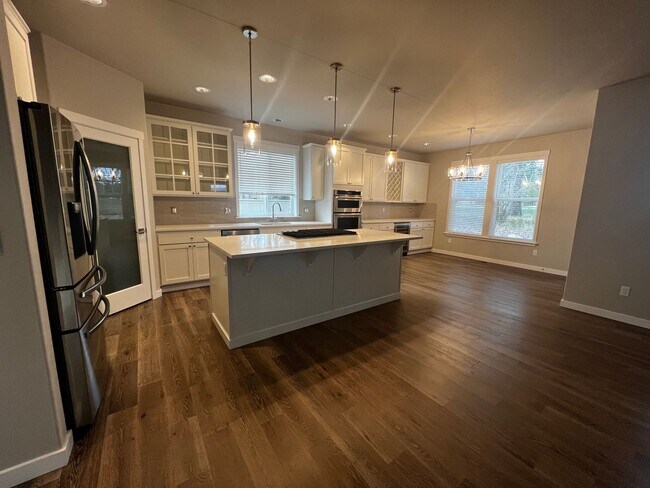 Building Photo - 4237 Caddyshack Dr NE