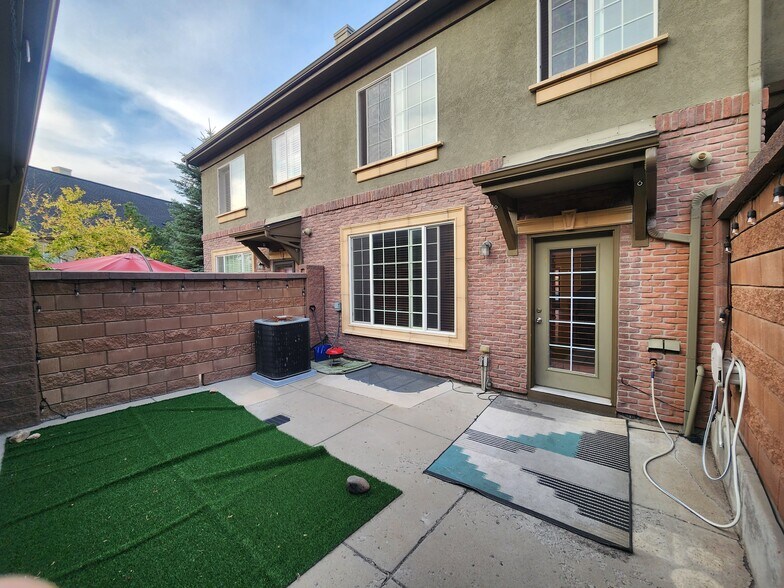 Building Photo - 9509 Cedarhurst Ln