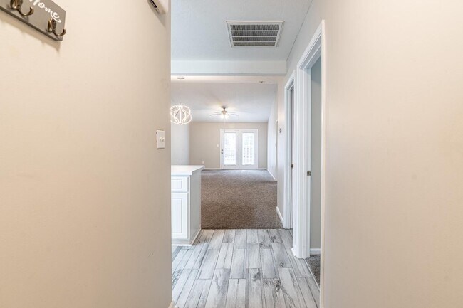 Building Photo - 414 Elders Pond Cir