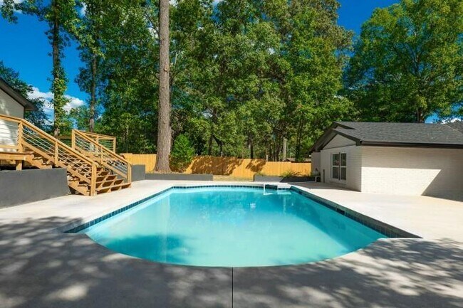 Building Photo - 3154 N Druid Hills Rd