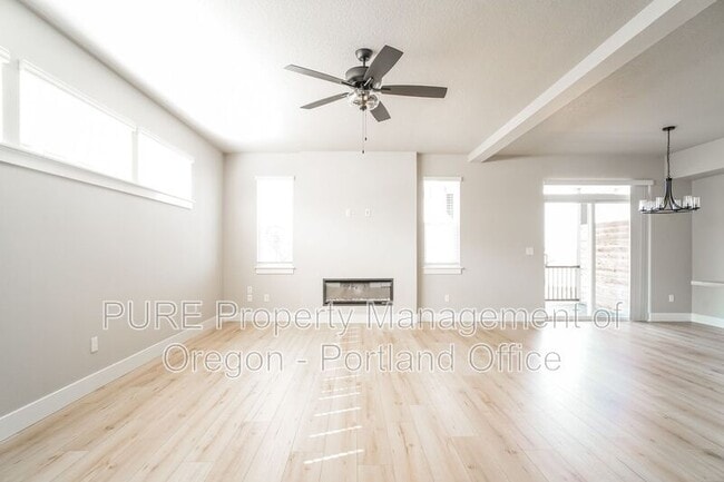 Building Photo - 2506 NE Sweetwater Rd