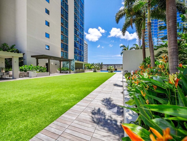 Building Photo - 1374 Kapi‘olani Boulevard-SI ID1327705P