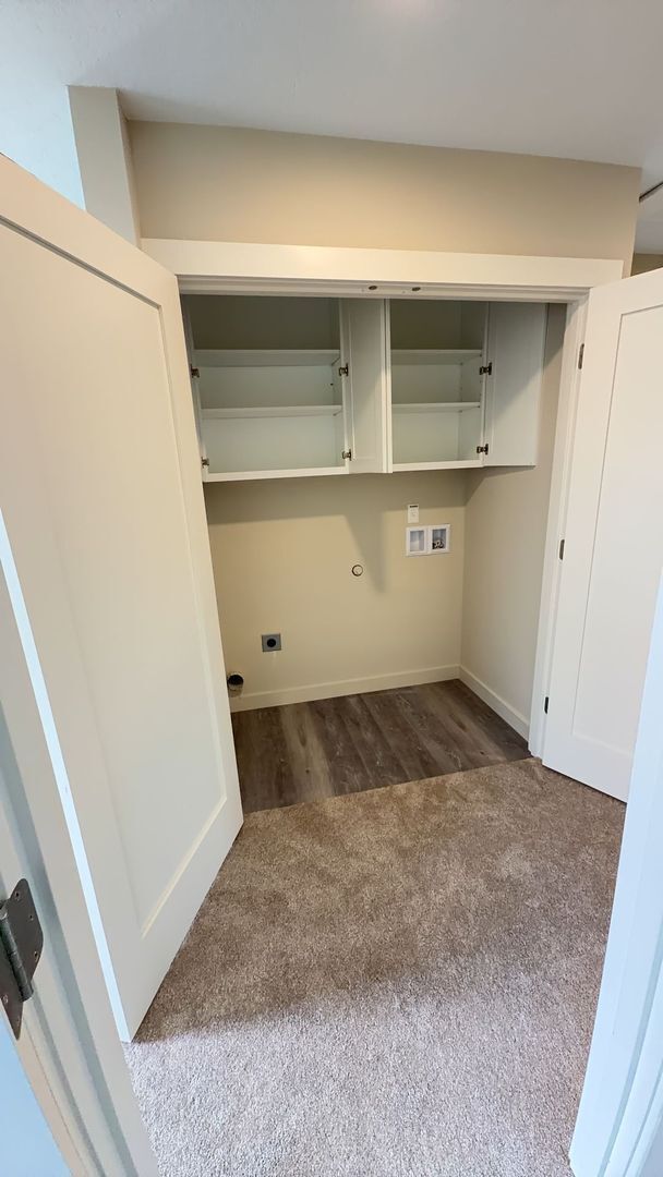 Building Photo - Chernishoff Seven Oak Luxury Duplex