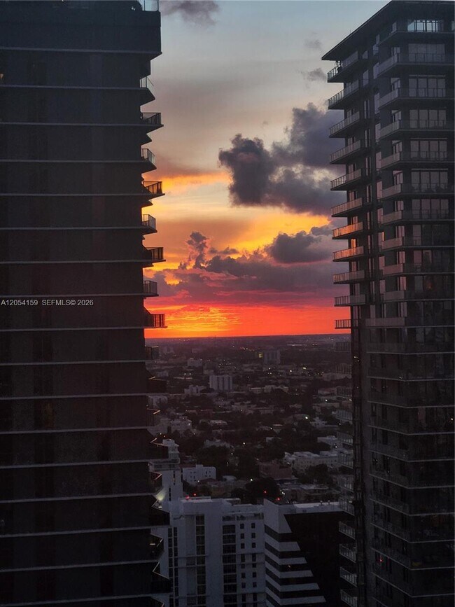 Building Photo - 801 S Miami Ave