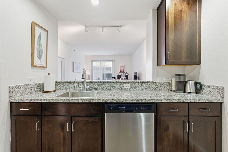 Building Photo - 1201 4th St