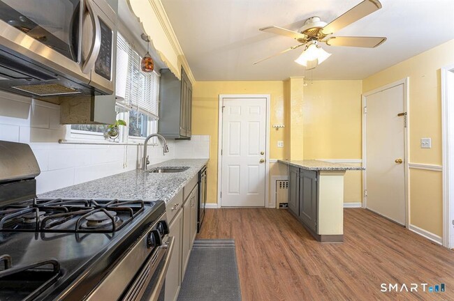 Building Photo - 55 Bronx Ave