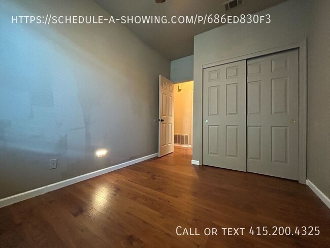 Building Photo - 637 Laurelwood Cir