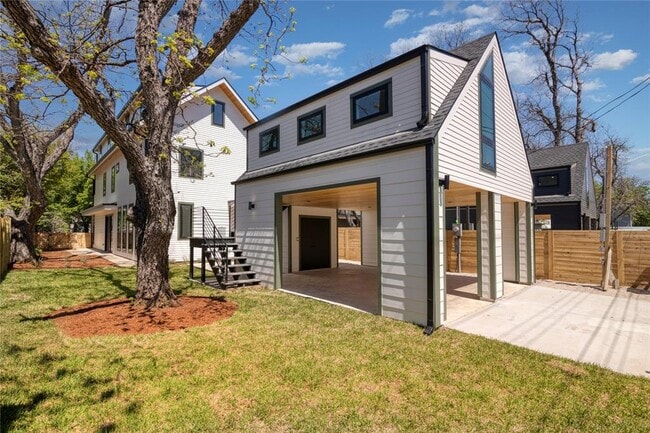 Building Photo - 2401 Willow St