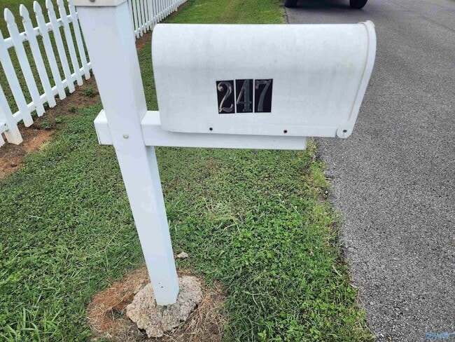 Building Photo - 247 Snow Dr