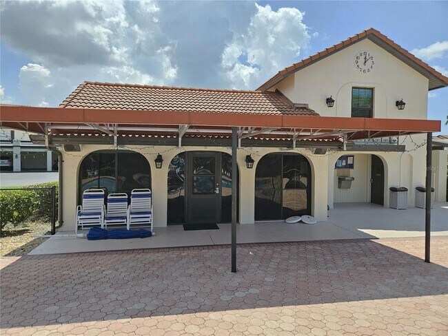 Building Photo - 744 Avenida Estancias